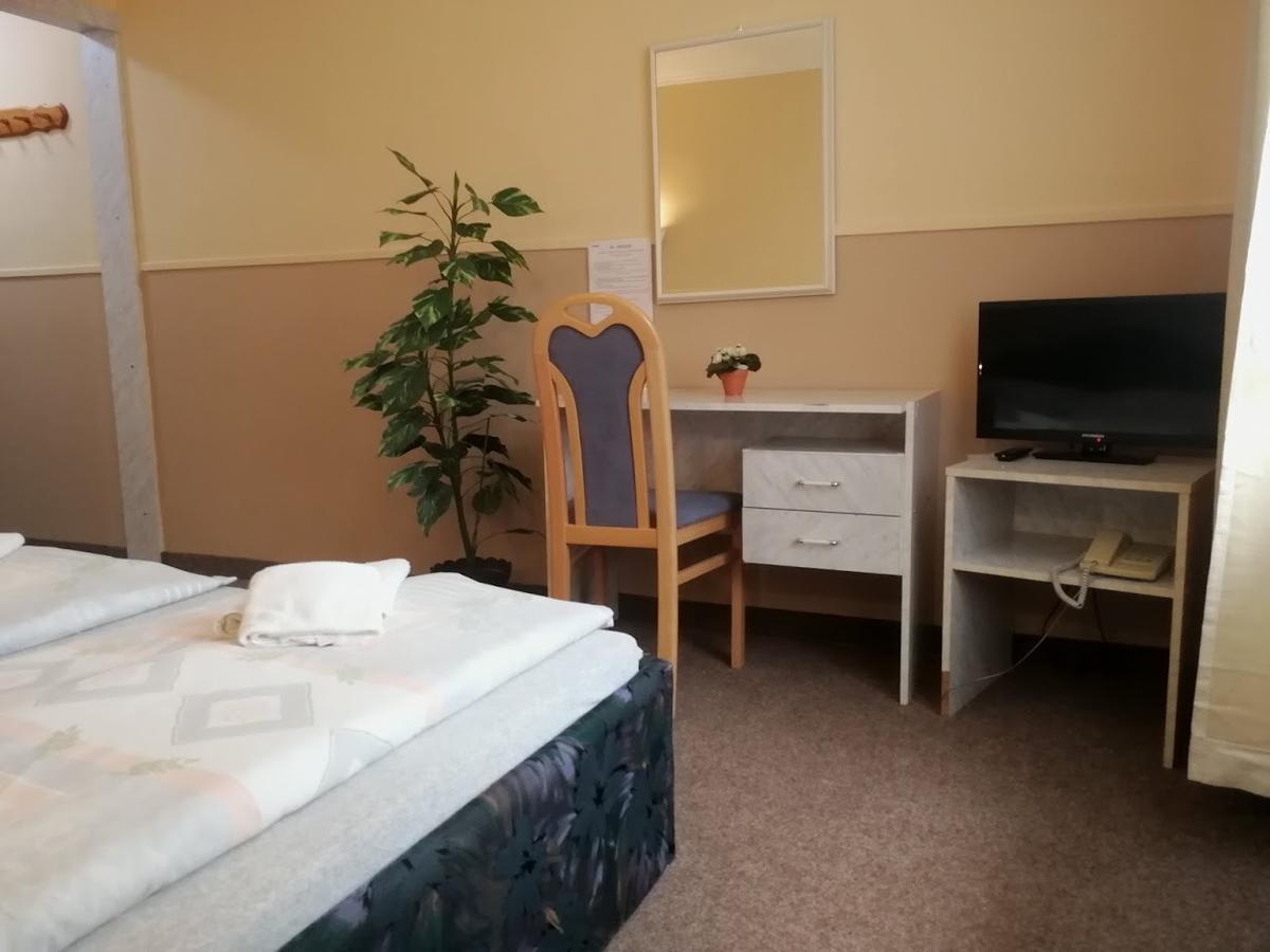 Hotel Wertheim Praga Esterno foto