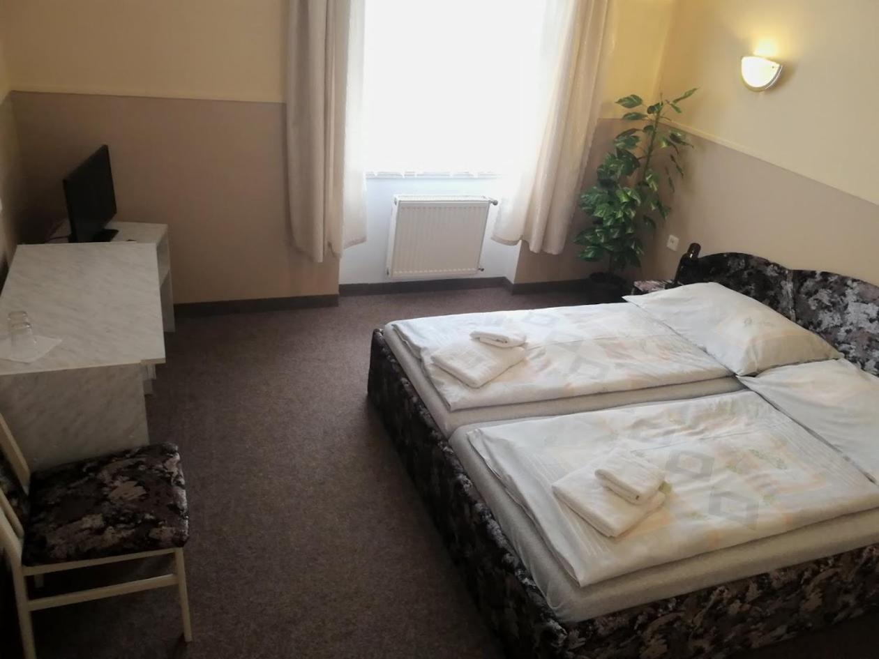Hotel Wertheim Praga Esterno foto