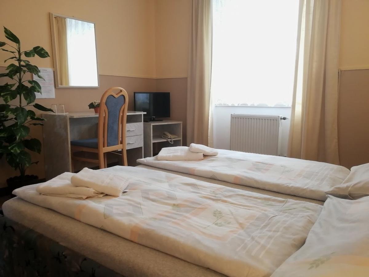 Hotel Wertheim Praga Esterno foto