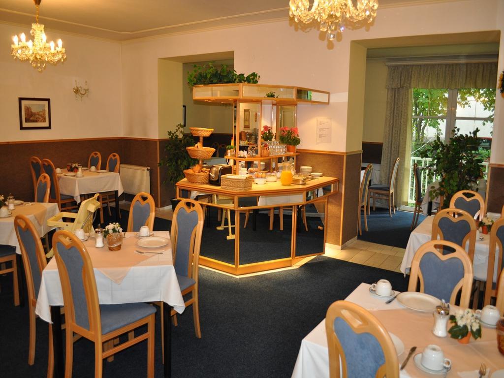 Hotel Wertheim Praga Esterno foto