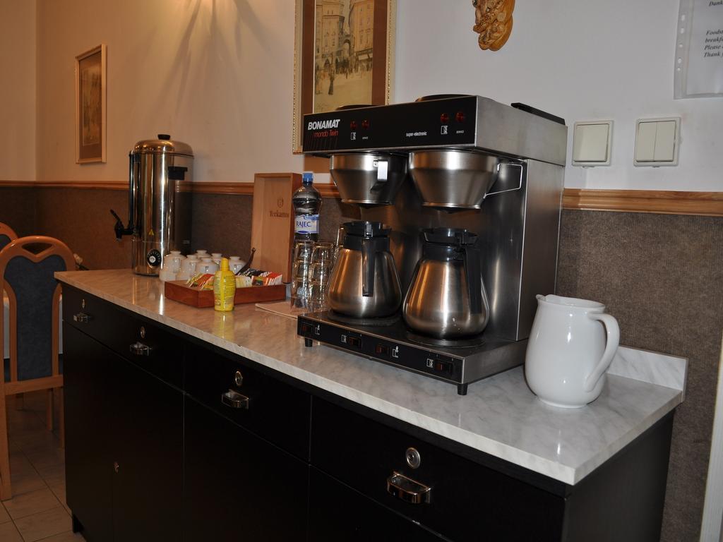 Hotel Wertheim Praga Esterno foto